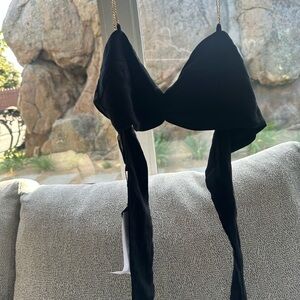 New ViX Chic Black Bow Tie Top with golden chains, size S (Small)